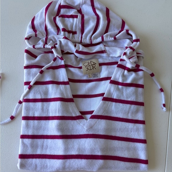 Chaser Super soft Short sleeve Hoodie Size S
Color fuschia/white. Hi low - Picture 2 of 7